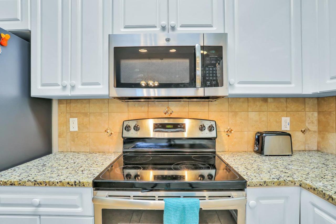 Oceanwalk Condos Bethune Beach Dış mekan fotoğraf