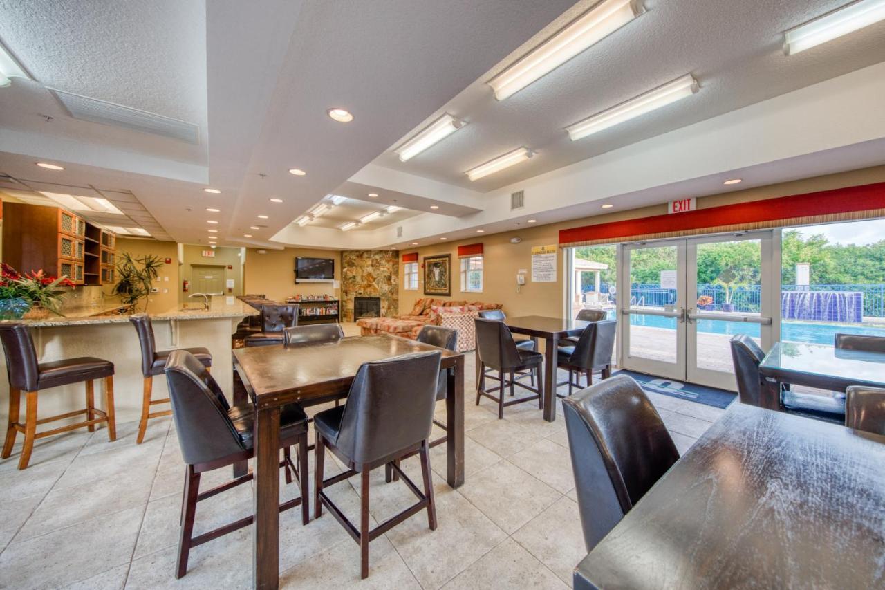 Oceanwalk Condos Bethune Beach Dış mekan fotoğraf